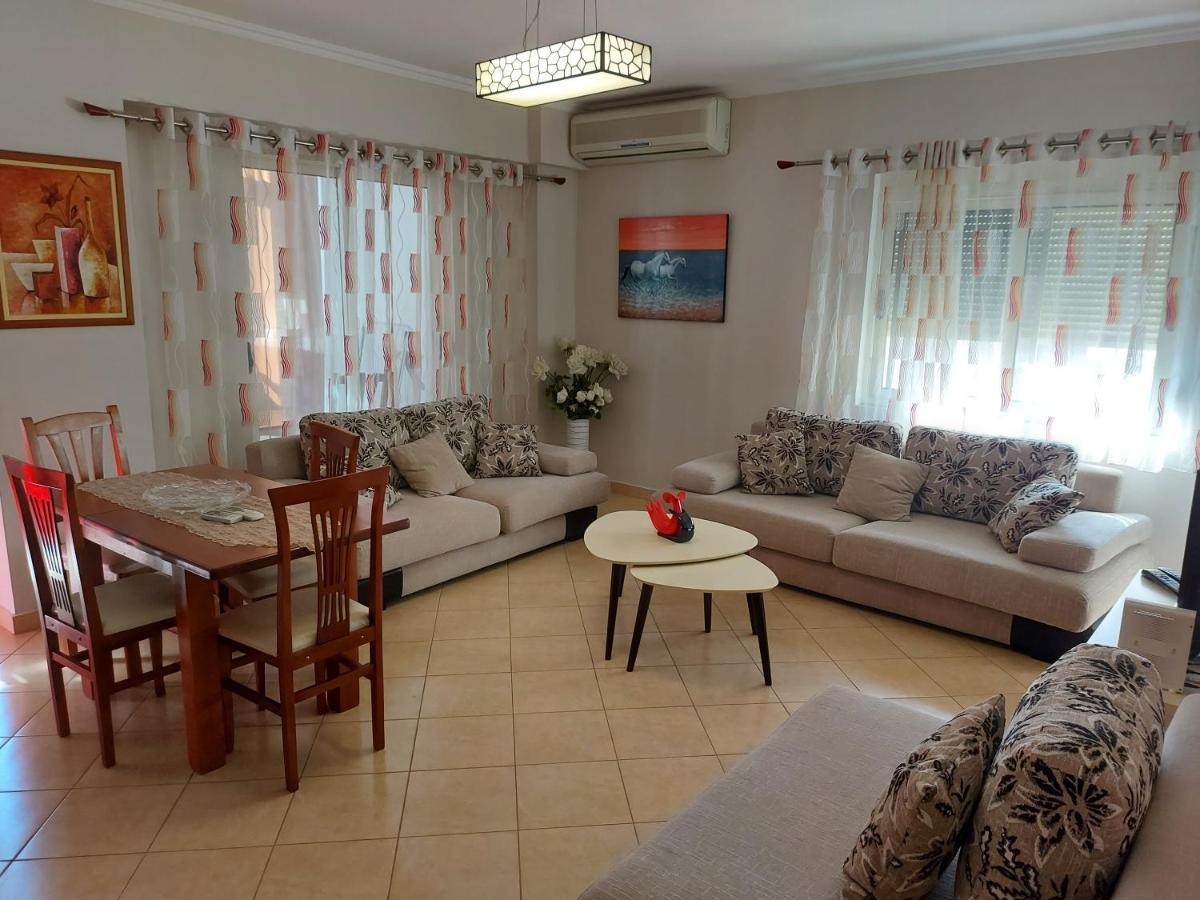 Bral Apartments 8 Two-Bedroom Beachfront Durrës Buitenkant foto