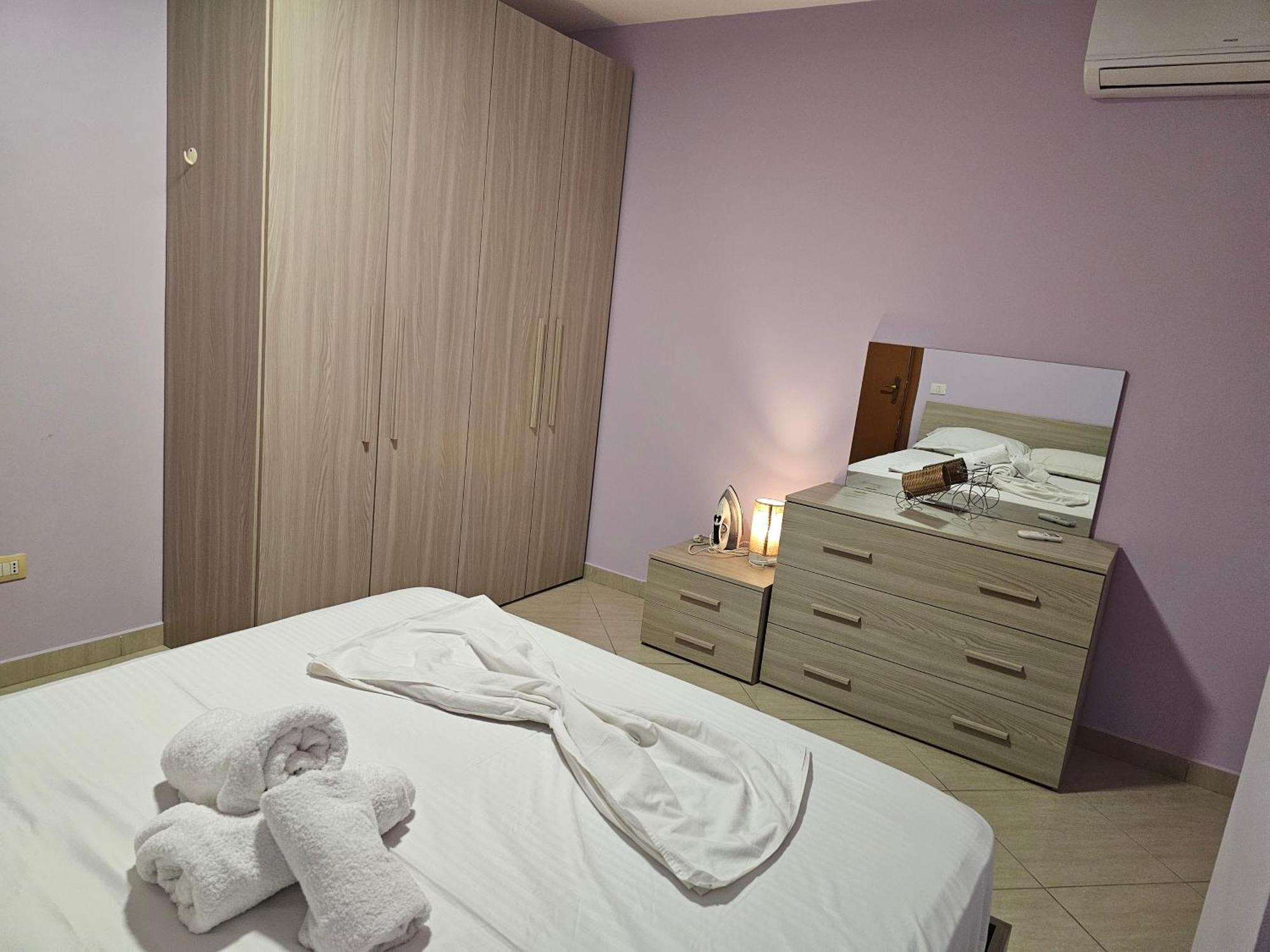 Bral Apartments 8 Two-Bedroom Beachfront Durrës Buitenkant foto